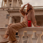 moex CitySling iPhone 13 Pro Max Handytasche zum Umhängen – Weiteres Produktbild 5