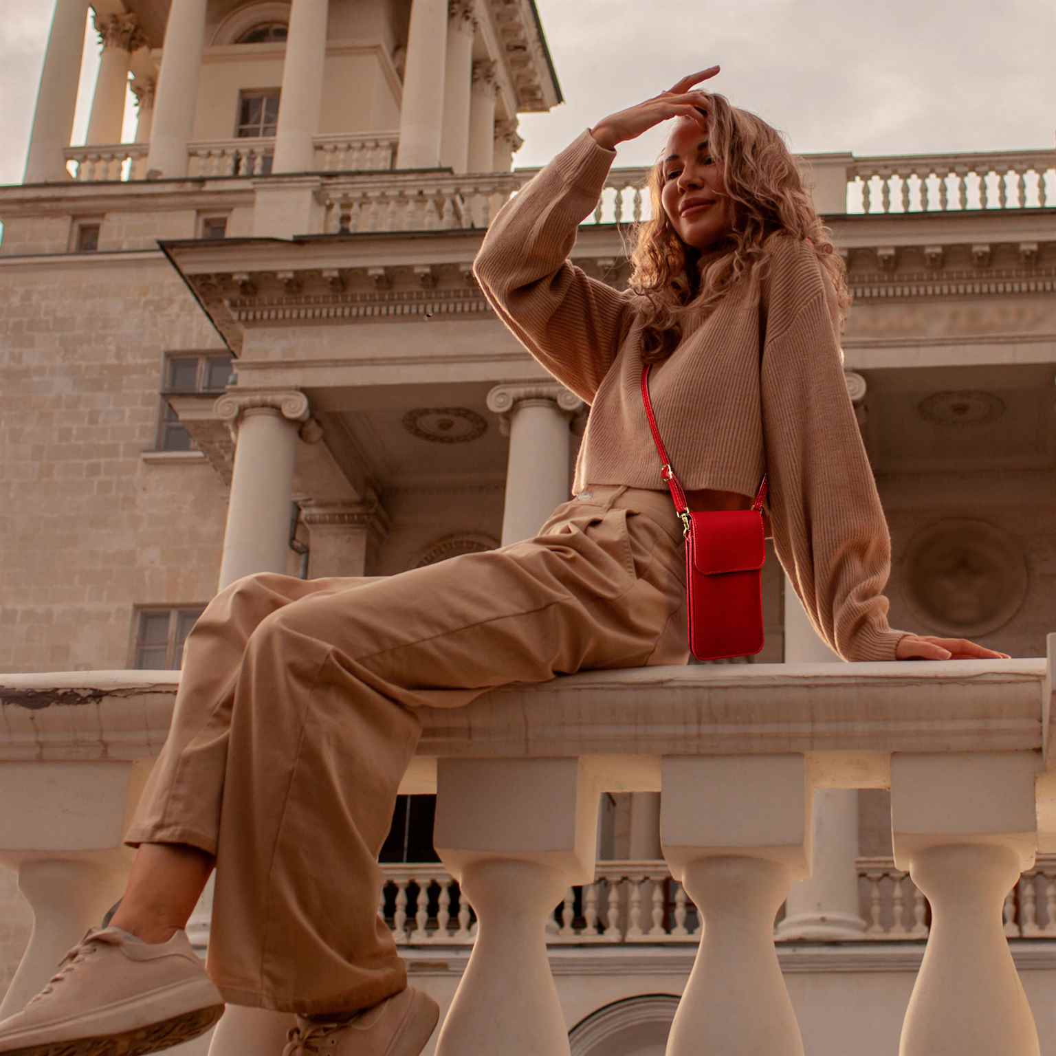 moex CitySling iPhone 16 Handytasche zum Umhängen – Weiteres Produktbild 5 moex CitySling iPhone 16 Handytasche zum Umhängen – Weiteres Produktbild 5