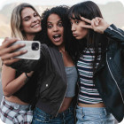 ONEFLOW Glitter Case iPhone 15 Plus mit Glitzer Look – Produktbild 7