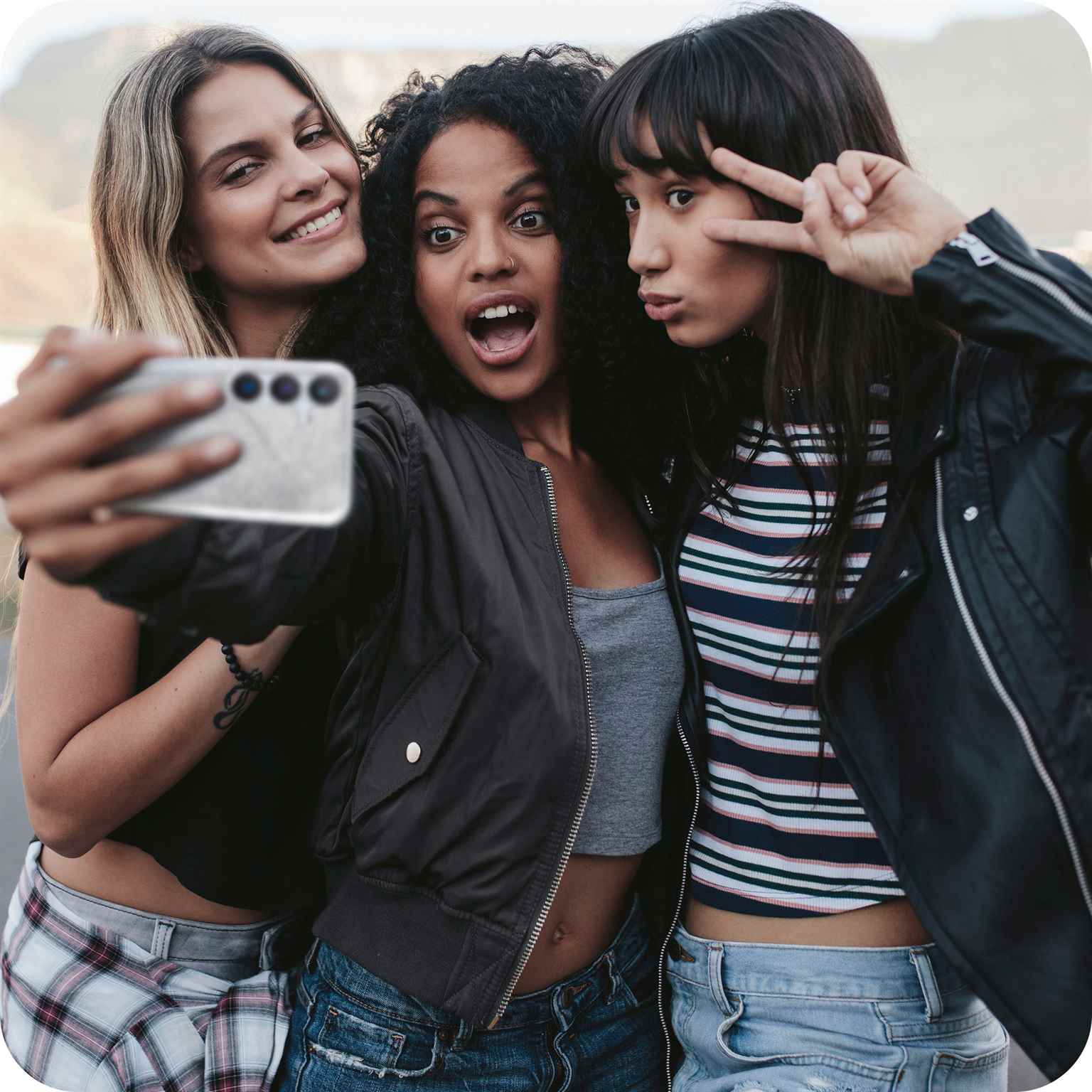 ONEFLOW Glitter Case Samsung Galaxy S24 Plus mit Glitzer Look – Weiteres Produktbild 7 ONEFLOW Glitter Case Samsung Galaxy S24 Plus mit Glitzer Look – Weiteres Produktbild 7