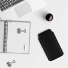 moex Pull Case iPhone 17e Einsteckhülle Leder Optik – Produktbild 7