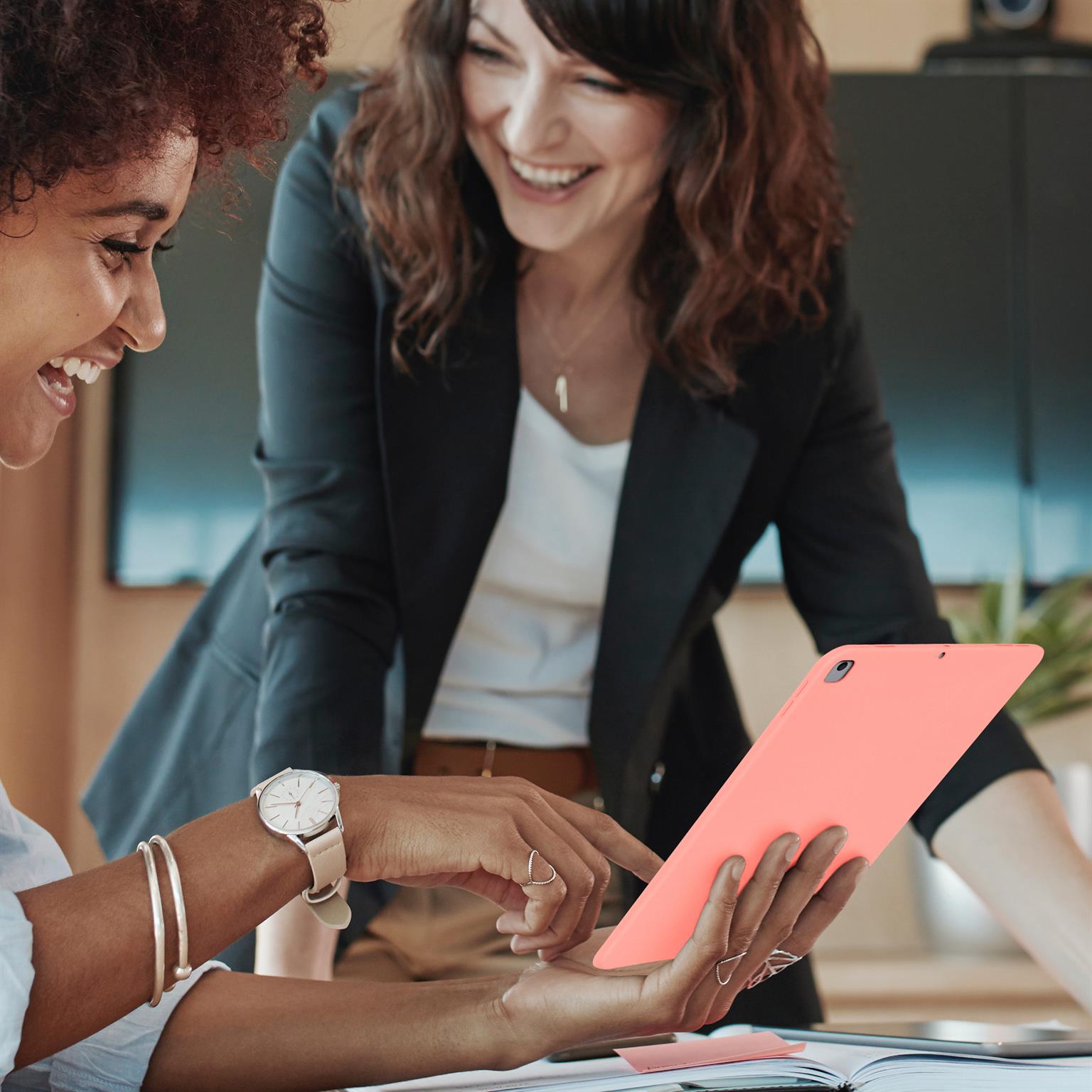 ONEFLOW Soft Case iPad 8 (2020) Silikonhülle weich – Weiteres Produktbild 5