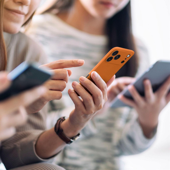 ONEFLOW Soft Case iPhone 17 Pro mit Kameraschutz – Weiteres Produktbild 6