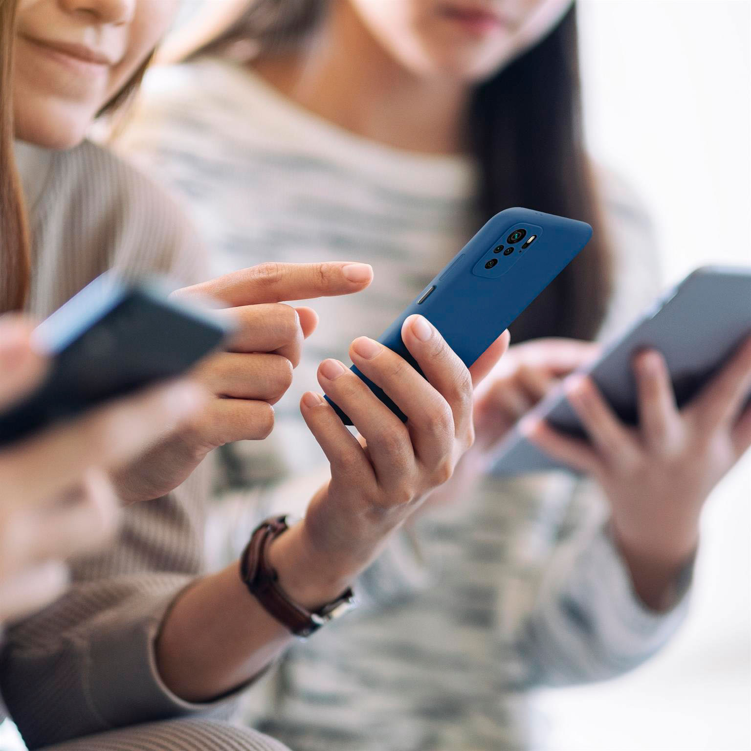 ONEFLOW Soft Case Redmi Note 10S mit Kameraschutz – Weiteres Produktbild 5