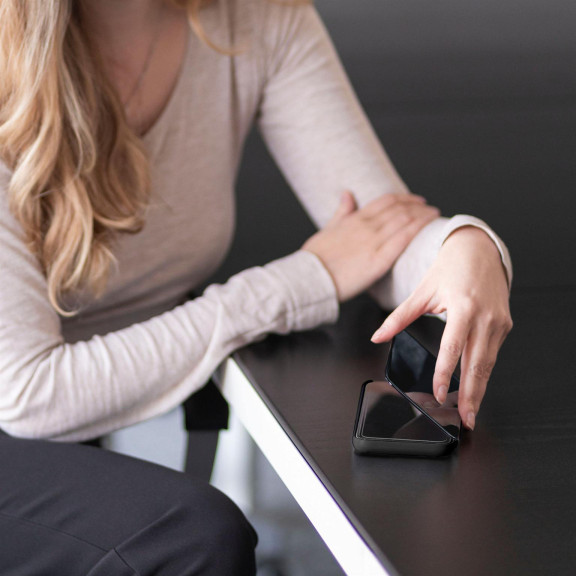 moex Void Case iPhone 14 Klapphülle Hochglanz – Weiteres Produktbild 6 moex Void Case iPhone 14 Klapphülle Hochglanz – Weiteres Produktbild 6