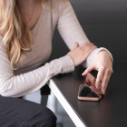 moex Void Case iPhone 16 Klapphülle Hochglanz – Weiteres Produktbild 6