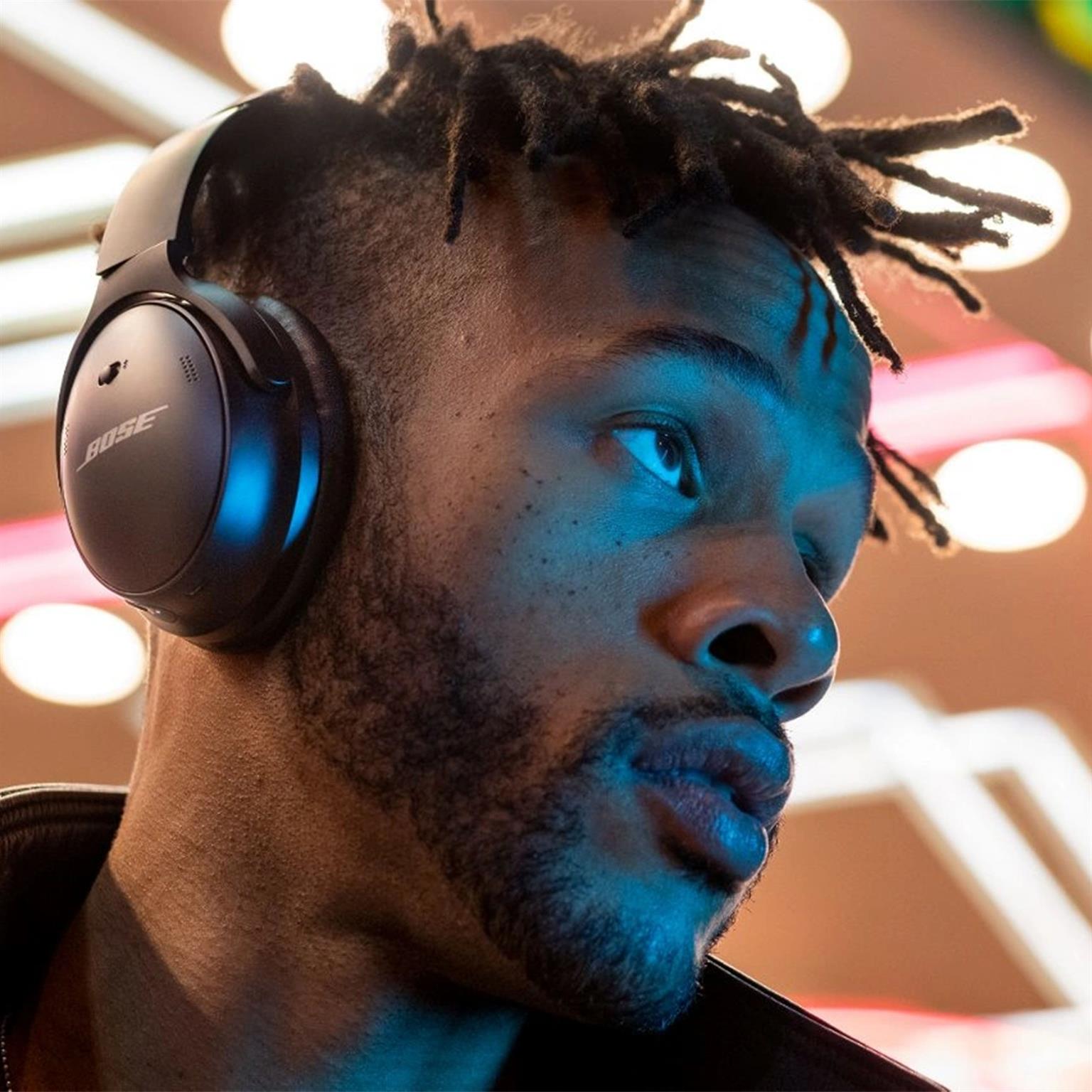 Bose QuietComfort 45 – Kabellose Over-Ear Bluetooth Kopfhörer, Noise Cancelling, High-Fidelity Sound – Weiteres Produktbild 5 Bose QuietComfort 45 – Kabellose Over-Ear Bluetooth Kopfhörer, Noise Cancelling, High-Fidelity Sound – Weiteres Produktbild 5