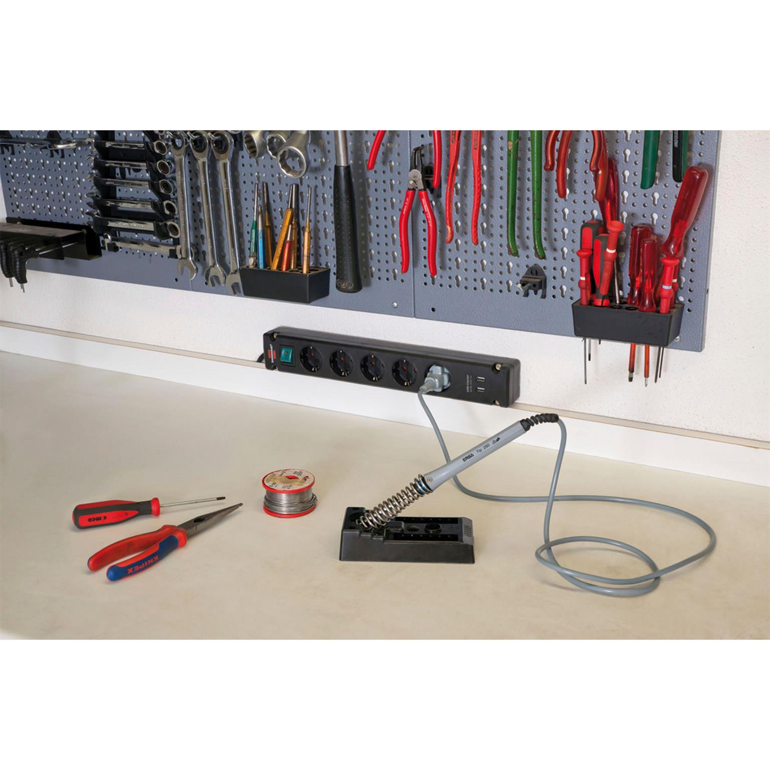 brennenstuhl Bremounta Steckdosenleiste 5-fach – Steckdosenleiste mit 2 USB-Anschlüssen, Schalter und 3m Kabel – Weiteres Produktbild 7 brennenstuhl Bremounta Steckdosenleiste 5-fach – Steckdosenleiste mit 2 USB-Anschlüssen, Schalter und 3m Kabel – Weiteres Produktbild 7