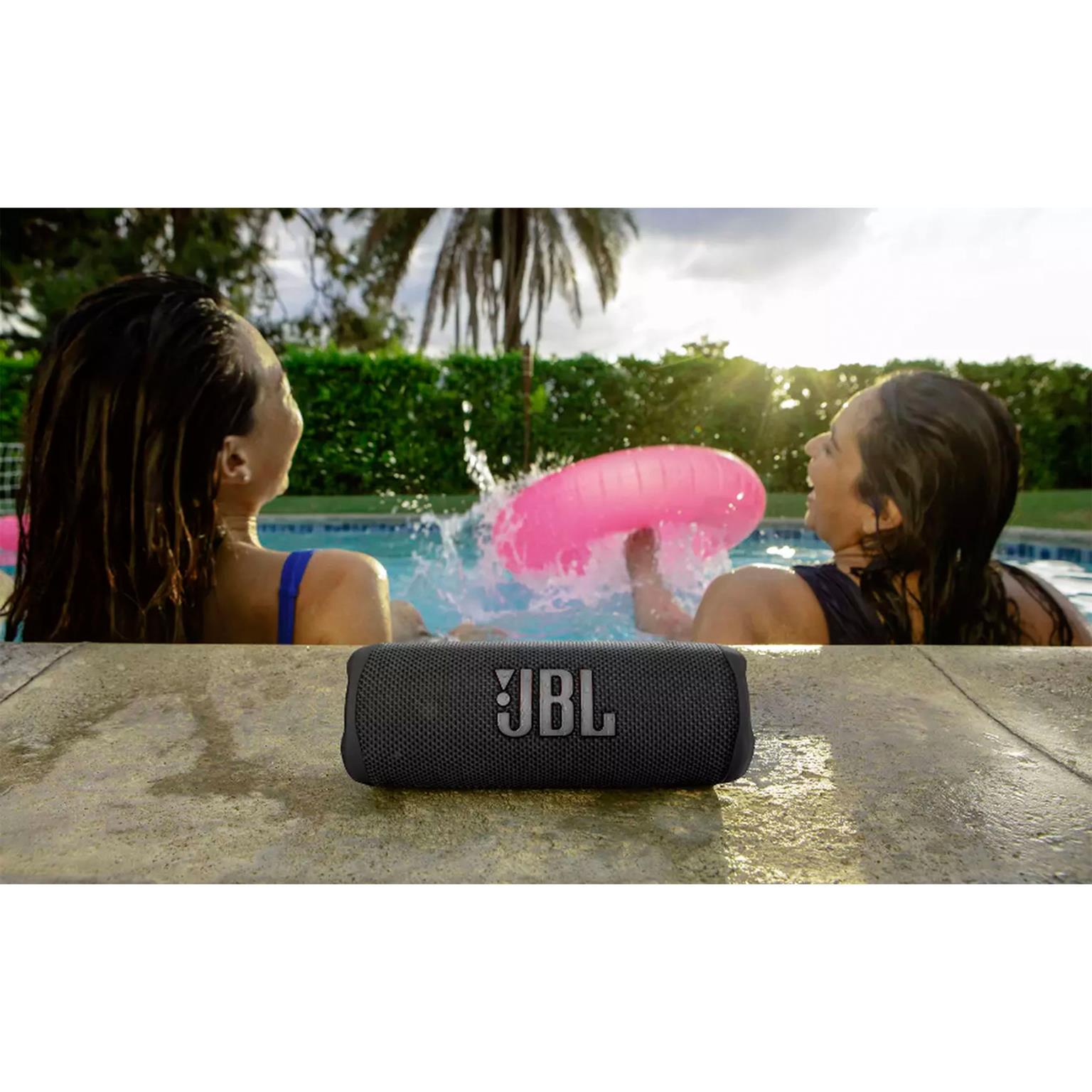 JBL Flip 6 – Bluetooth Lautsprecher, wasserdicht, Outdoor-Nutzung, 12h Akkulaufzeit, 2-Wege-Soundsystem – Weiteres Produktbild 7 JBL Flip 6 – Bluetooth Lautsprecher, wasserdicht, Outdoor-Nutzung, 12h Akkulaufzeit, 2-Wege-Soundsystem – Weiteres Produktbild 7