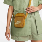 Nike Heritage Crossbody Bag – Leichte Freizeit Umhängetasche mit vielen Taschen, für den Alltag – Weiteres Produktbild 6