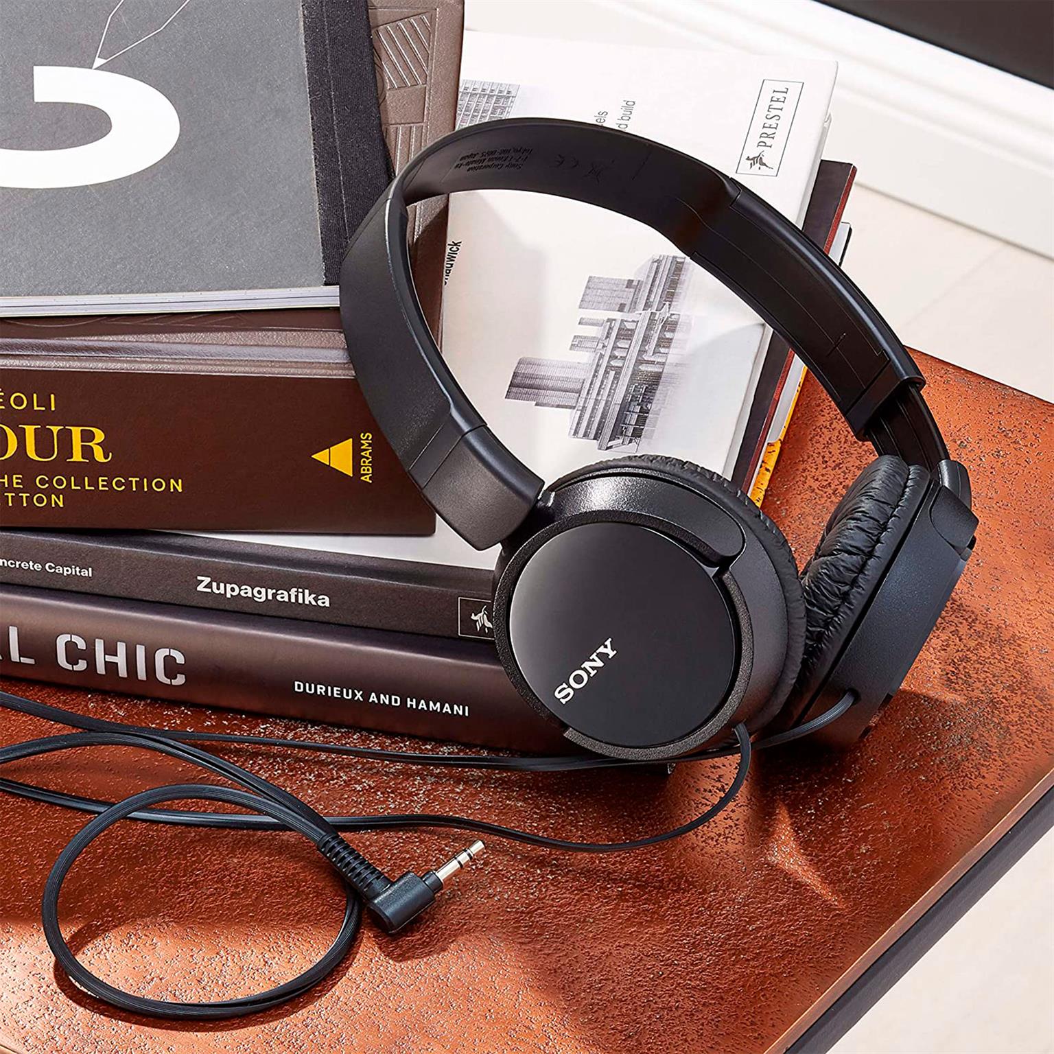 Sony MDR-ZX110 – Kabelgebundene Ohrumschließende Kopfhörer, Over Ear Kopfhörer mit Kabel und Lautstärkeregler – Weiteres Produktbild 2