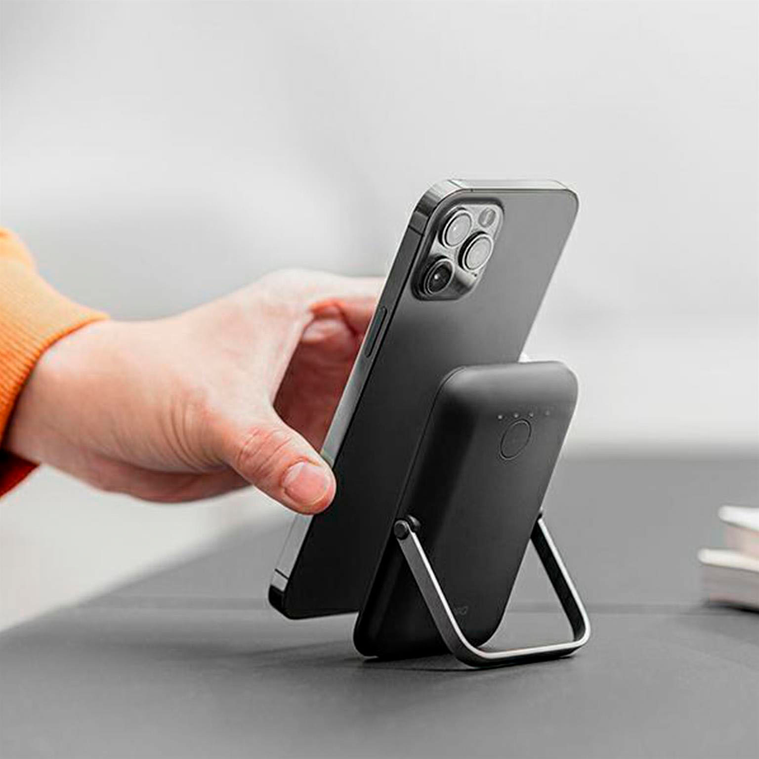 Uniq Hoveo Wireless Powerbank – Schnelllade Powerbank mit 5000mAh, USB-C Powerbank, Magnetische Powerbank – Weiteres Produktbild 4